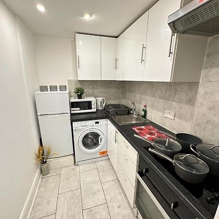 Oxford Street Beautiful Studio Apartment Лондон Экстерьер фото