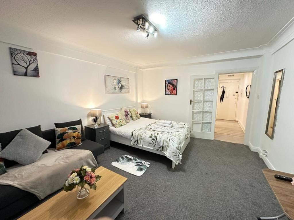 Oxford Street Beautiful Studio Apartment Лондон Экстерьер фото